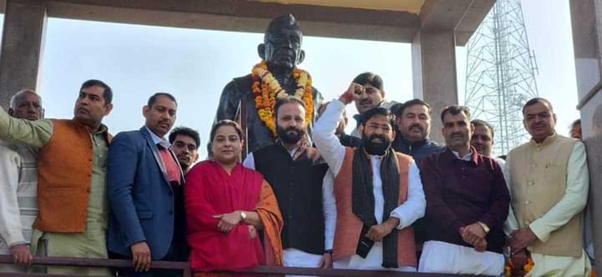 स्वर्गीय चौधरी चरण सिंह की जयंती पर किया गया हवन यज्ञ